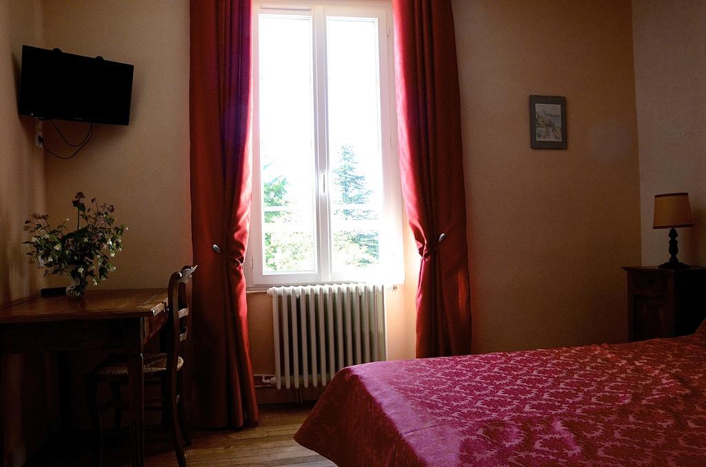 Le Vieux Noyer Saint-Maurice-de-Tavernole Quarto foto